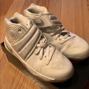 Kyrie 2 Silver Speckle